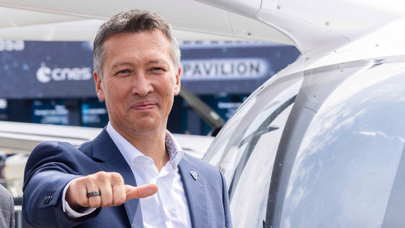 Der Geschäftsführer von Volocopter, Dirk Hoke, bei der Eröffnung des Firmenpavillons auf der Pariser Luftshow im Juni 2023: Zur Situation in Saudi-Arabien hält sich das Unternehmen bedeckt.