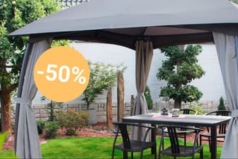 Aldi-Angebot: Sichern Sie sich einen robusten Gartenpavillon mit verschließbaren Seitenwänden und wasserabweisendem Dach zum Schnäppchenpreis.