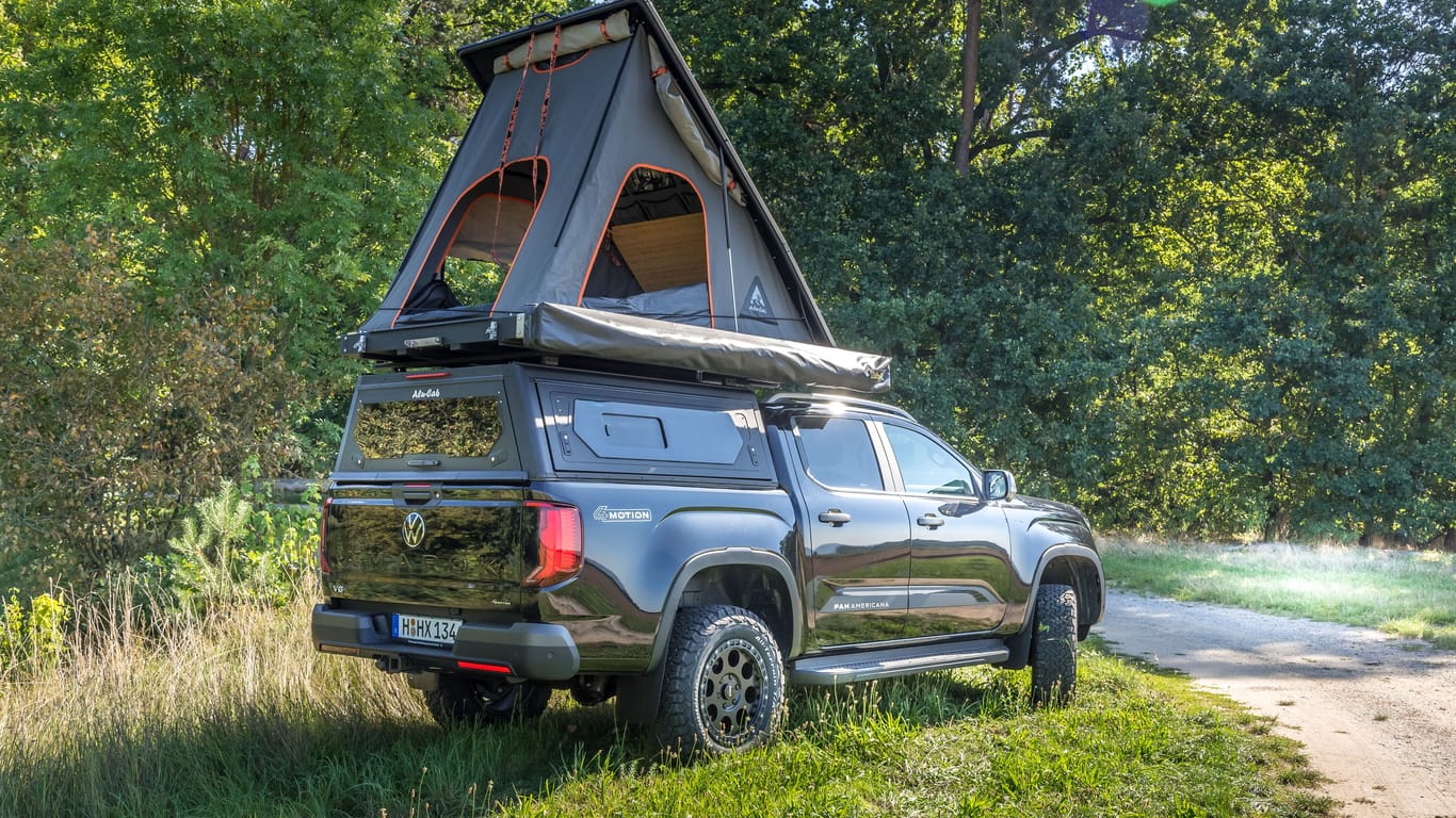 Vom Pick-up zum Camper: Der Amarok mit Ausrüstungsteilen von Genesis Import.