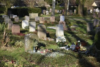 Friedhof Badenstedt (Archivbild): Hier sollen in Zukunft nur noch Urnengräber erlaubt sein.