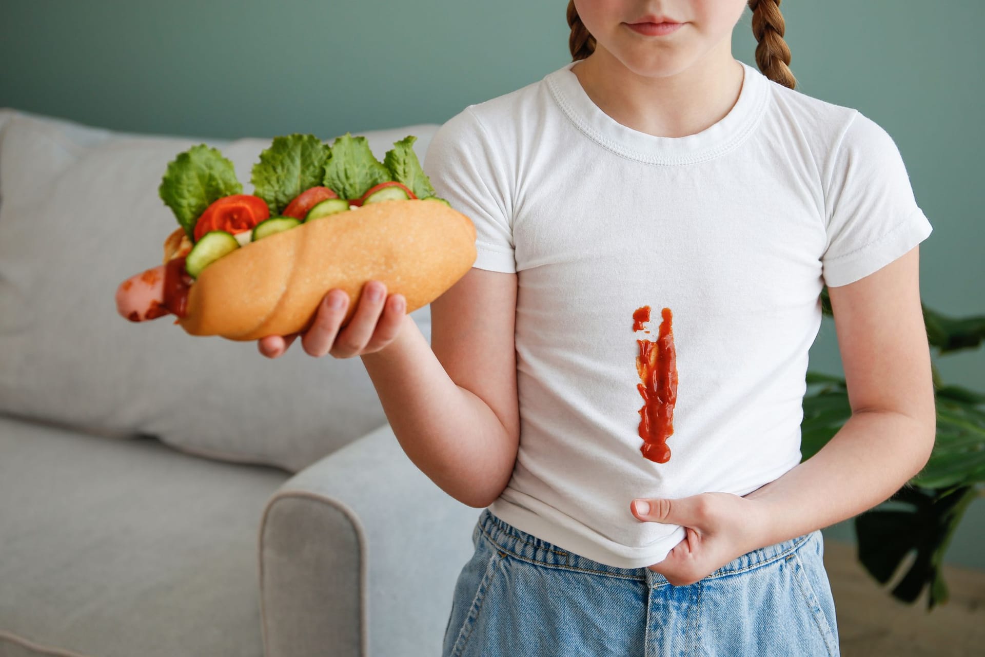 Ketchup ist oftmals so dünnflüssig, dass er beim Verzehr schnell auf die Kleidung tropft.