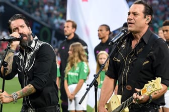 The Boss Hoss: Sie sangen zum Bundesliga-Auftakt die Nationalhymne.