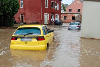 Fahrzeug unter Wasser: Ab einem gewissen Wasserstand besteht Lebensgefahr.
