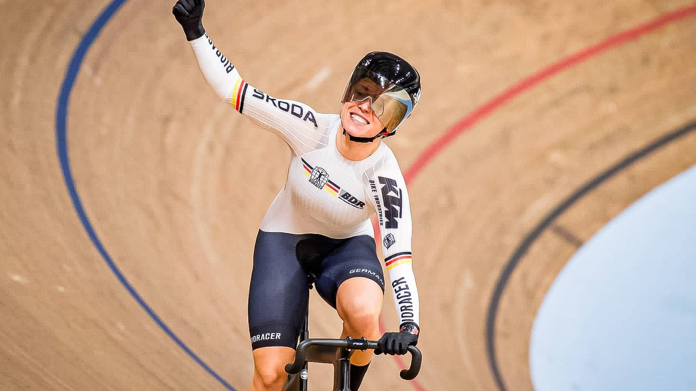 Emma Hinze: Sie siegte im Zeitfahren und holte die zweite WM-Medaille.