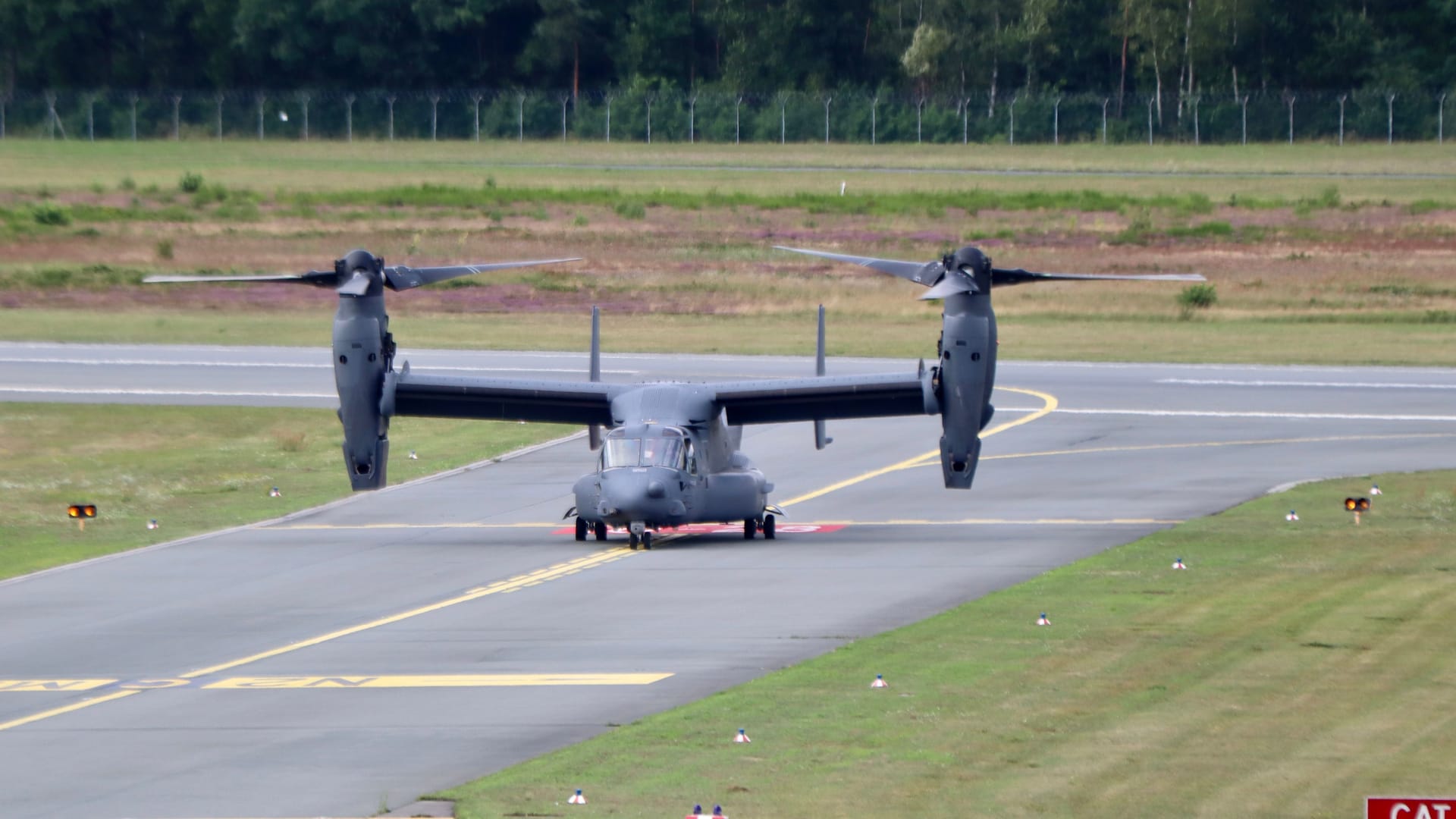 Halb Hubschrauber, halb Flugzeug: die Bell-Boeing V-22 Osprey