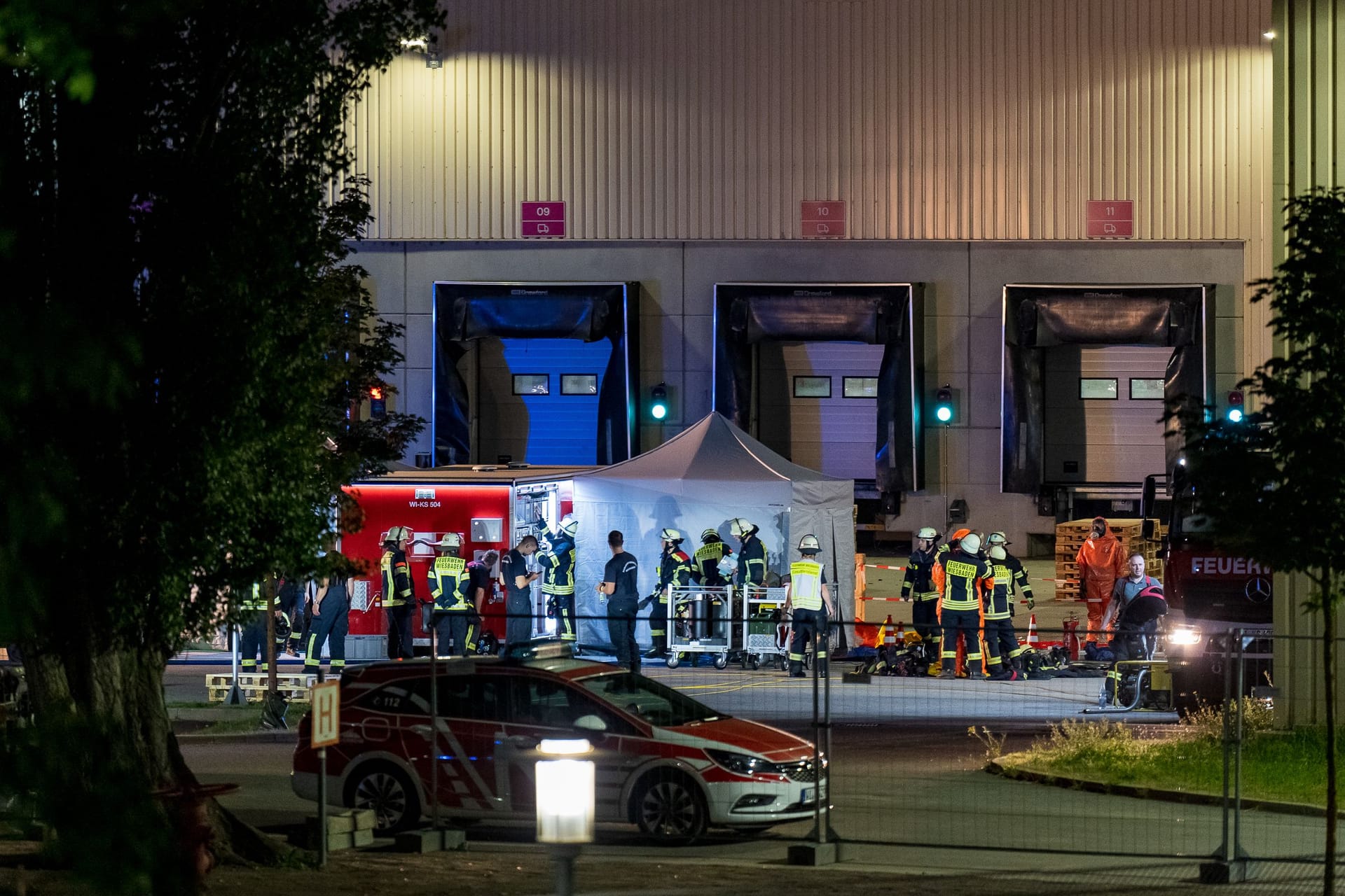 Einsatz auf dem Werksgelände von Essity: Die Löschung des brennenden Containers dauerte mehrere Stunden.