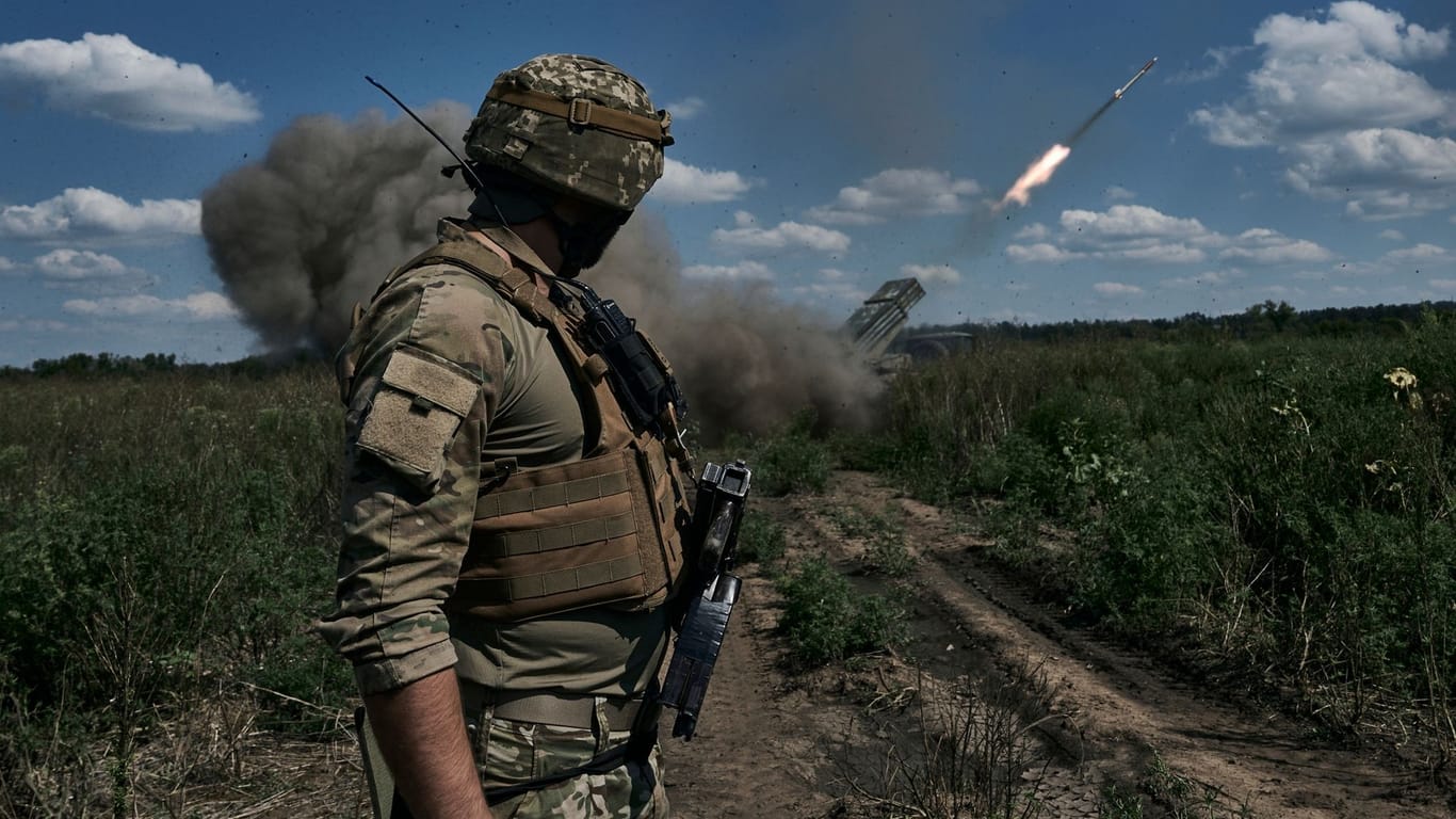 Ukrainischer Soldat bei Bachmut: Nach Angaben der Vizeverteidigungsministerin erobert die Ukraine in der Region immer mehr Land zurück.