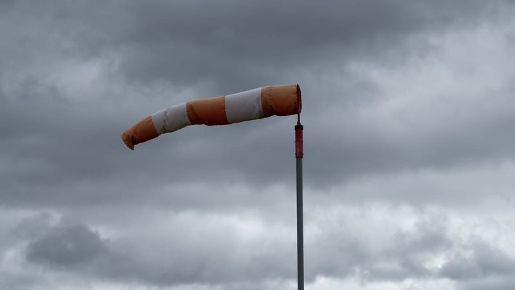 Berlin Und Brandenburg: Wind- Und Sturmböen Sorgen Für Unwetter