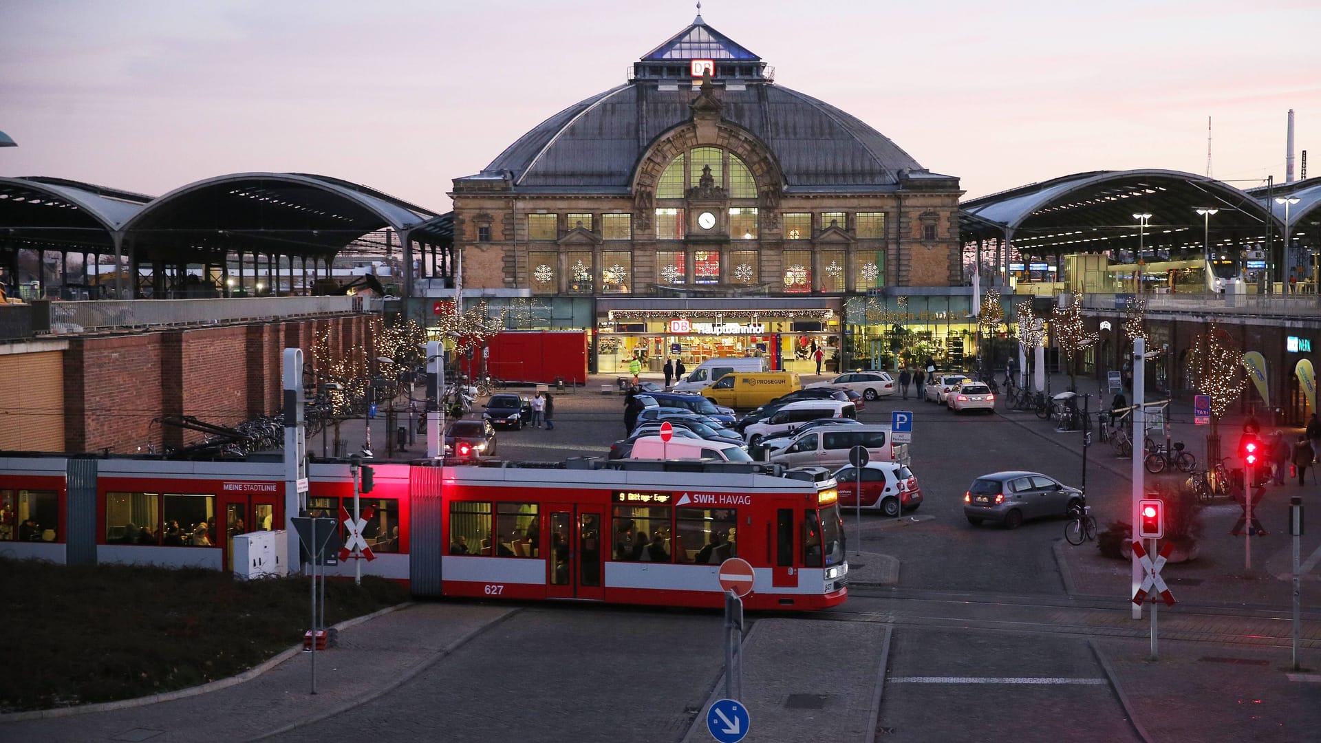 Hauptbahnhof von Halle an der Saale (Archivfoto): Dem Verband gefällt das imposante historische Bahnhofsgebäude.