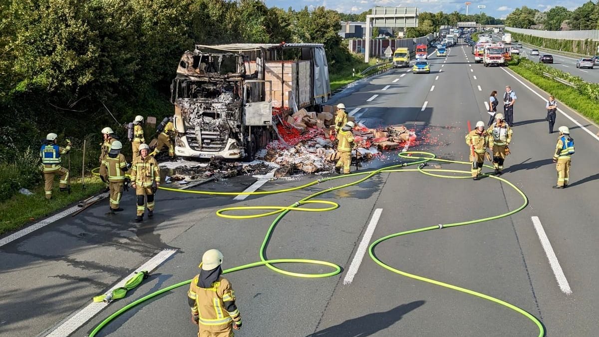 Sechs Feuerwehrtrupps löschten die Flammen am Dienstnachmittag.