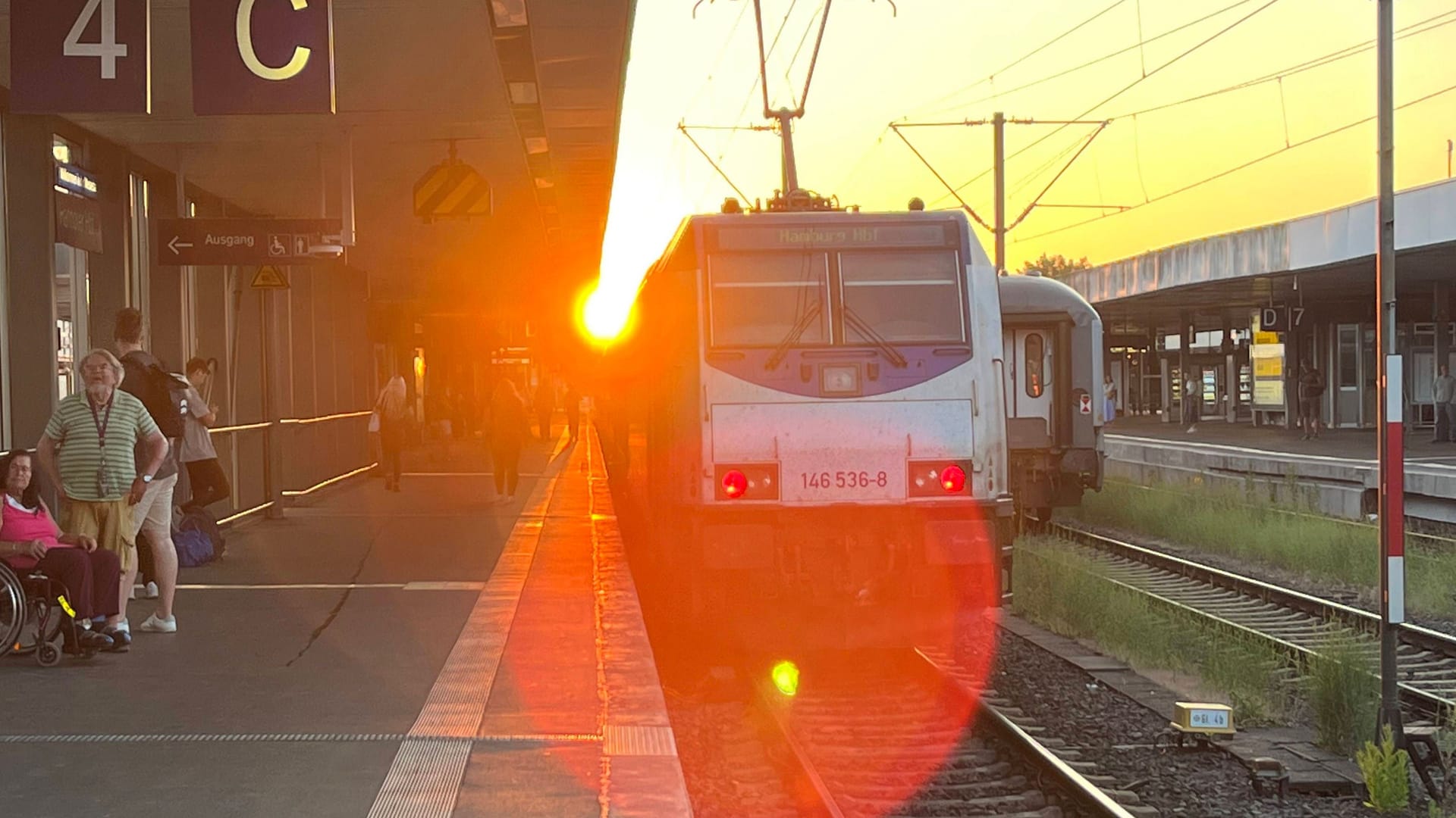 Metronom am Hauptbahnhof Hannover (Archivbild): Am Samstag wird es zwischen Hannover, Uelzen und Hamburg voll im Regionalzug. Metronom am Hauptbahnhof Hannover (Archivbild): Am Samstag wird es zwischen Hannover, Uelzen und Hamburg voll im Regionalzug.