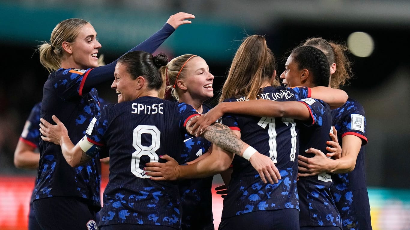 Die Spielerinnen der Niederlande: Sie haben den bisher höchsten WM-Sieg im laufenden Turnier erzielt.