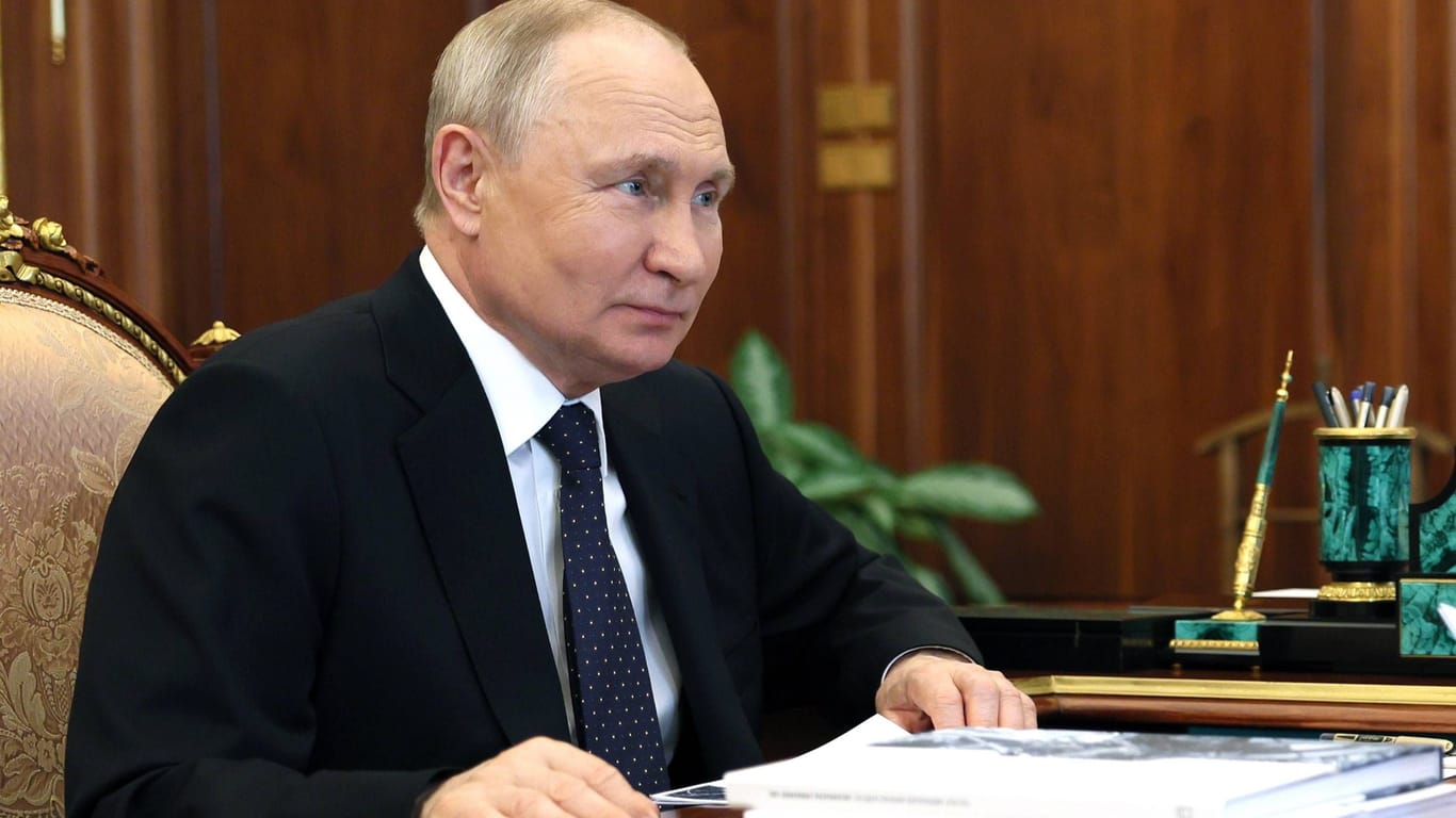 Russlands Präsident Putin: Nun gerät sein Land unter Druck.