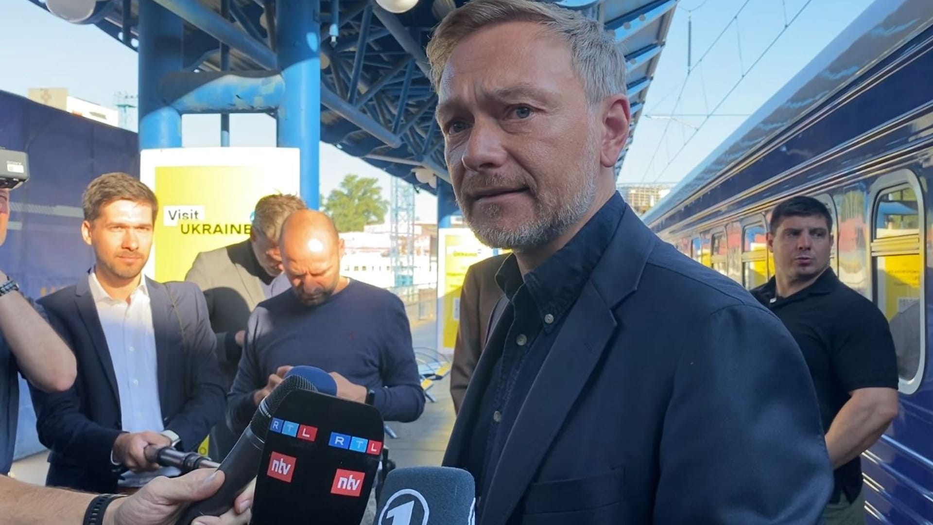 Kiew: Finanzminister Christian Lindner ist in der Ukraine eingetroffen.