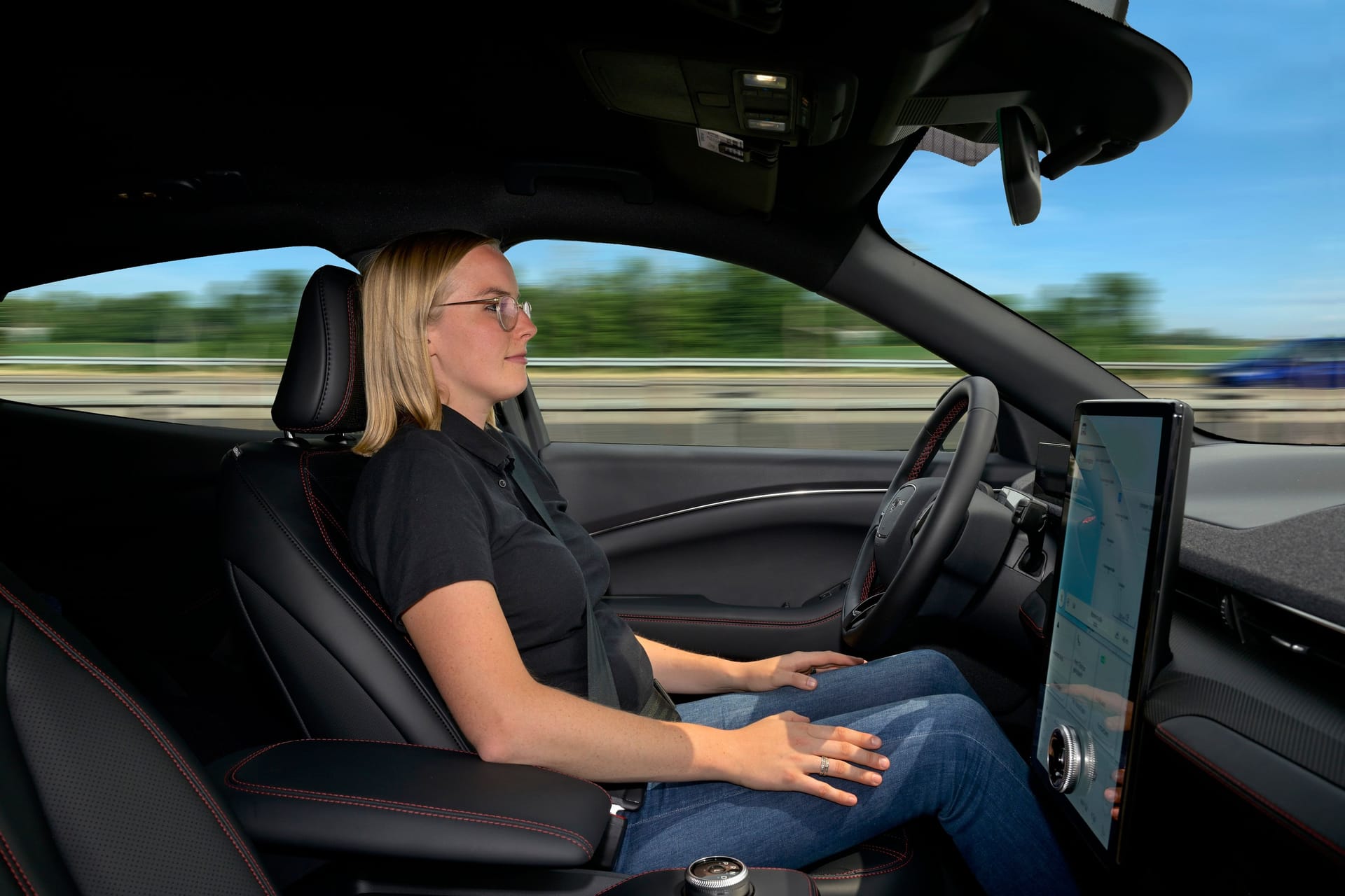 Wenn der Computer das Steuer übernimmt: NUn ist teilautonomes Fahren auch bei einem Modell von Ford möglich.