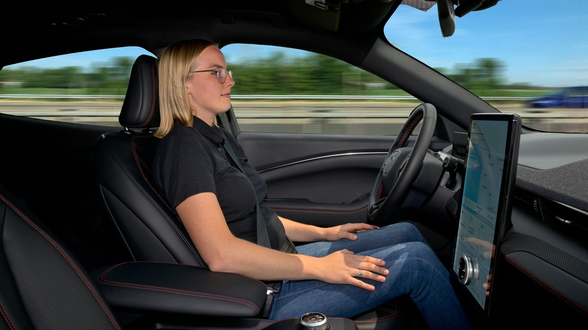 Wenn der Computer das Steuer übernimmt: NUn ist teilautonomes Fahren auch bei einem Modell von Ford möglich.