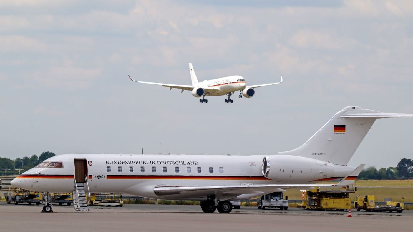 Am Flughafen in Nürnberg tummelten sich zum Kirchentag im Juni die Hochkaräter – ein seltener Anblick.