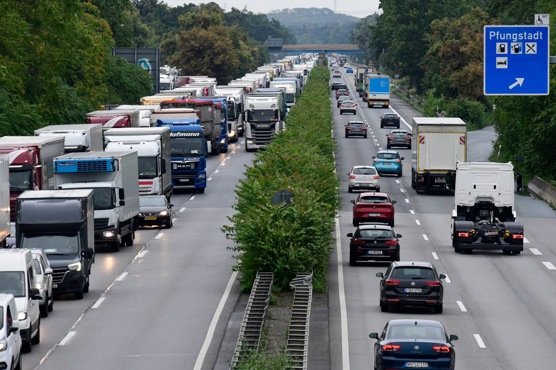 A67 in Hessen (Archivbild): Zwischenzeitlich war die Autobahn zwischen Pfungstadt und Gernsheim voll gesperrt.