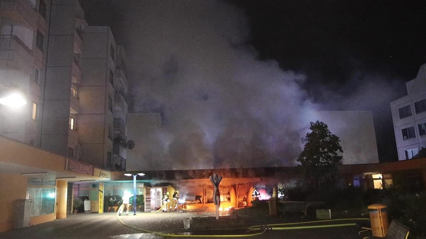 Flammen in der High-Deck-Siedlung: War das ein Brandanschlag?