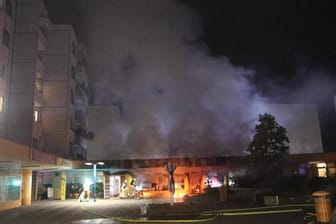 Flammen in der High-Deck-Siedlung: War das ein Brandanschlag?