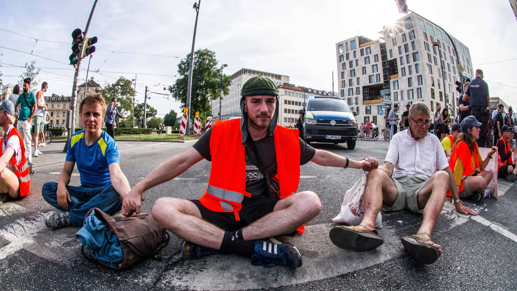 “Climate Adhesive” receive prize for civil courage
