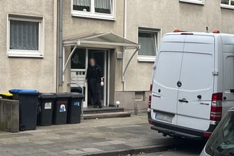 Tatort in Duisburg: Die Leiche des Mannes soll nun untersucht werden.