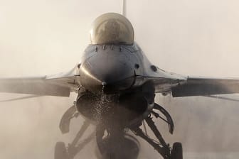 F-16-Kampfflugzeuge: Die Ukraine bekommt Jets von Dänemark und den Niederlanden.