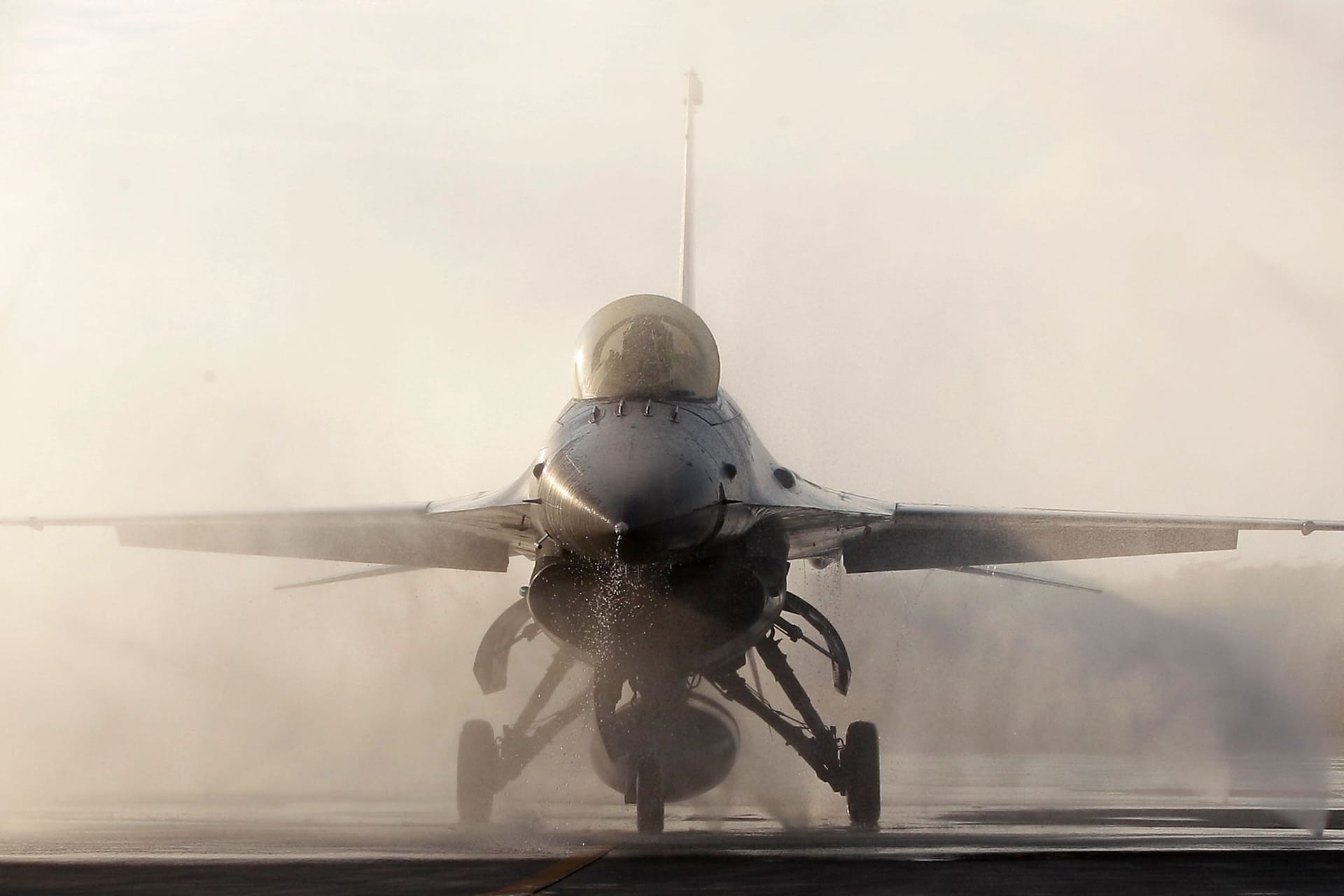 F-16-Kampfflugzeuge: Die Ukraine bekommt Jets von Dänemark und den Niederlanden.