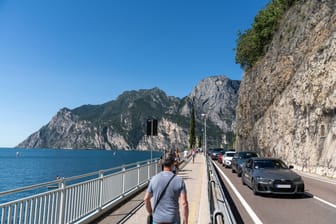 Gardasee Italien: Viele reisen mit dem Auto an.