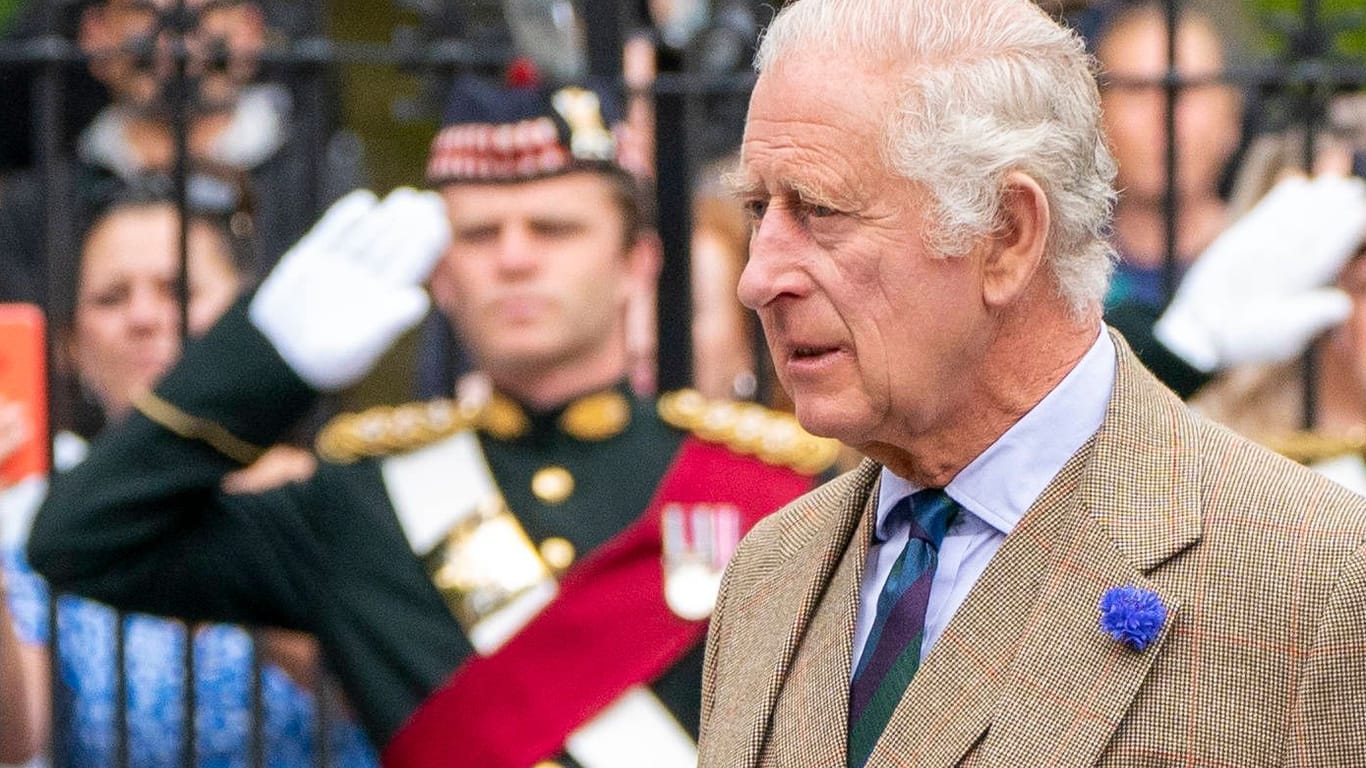 König Charles III.: Der 74-Jährige kann aufatmen.