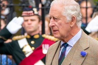 König Charles III.: Der 74-Jährige kann aufatmen.