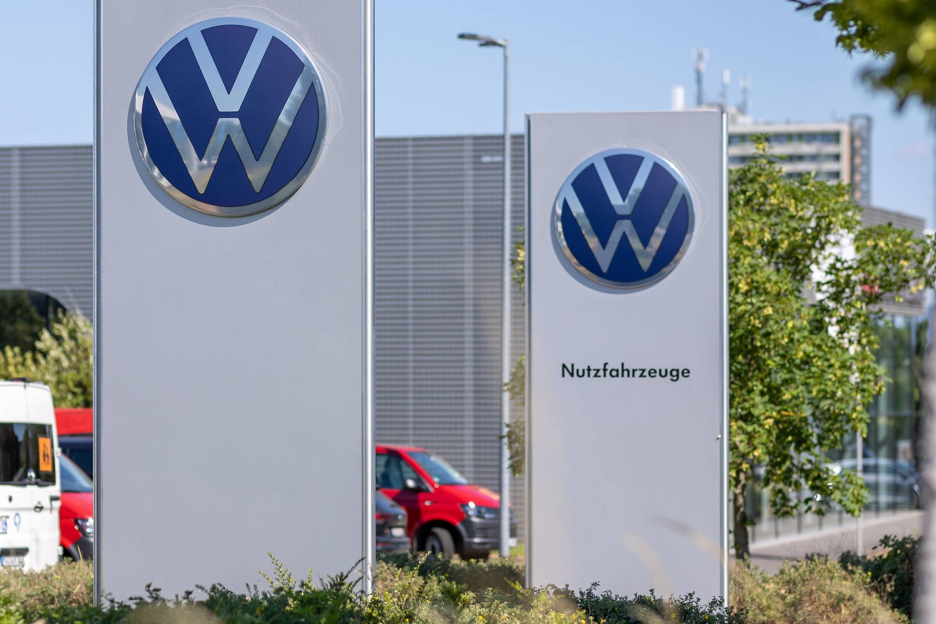 Zum Monatswechsel: VW erhöht erneut die Preise.