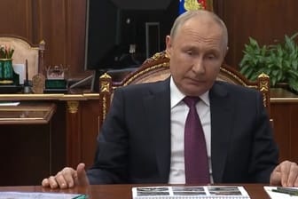 Wladimir Putin: Der russische Präsident hat sich in einer Videobotschaft zum Absturz von Wagner-Boss Jewgeni Prigoschin geäußert.