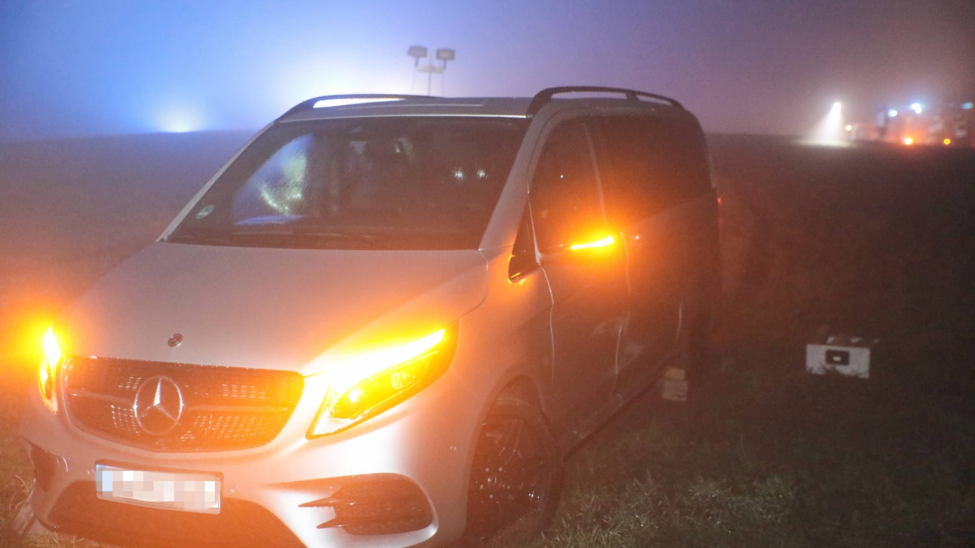 Unfall mit Mercedes Vito (Symbolbild): Der Fahrer hat bei dem Zusammenstoß nicht unter Alkoholeinfluss gestanden. Unfall mit Mercedes Vito (Symbolbild): Der Fahrer hat bei dem Zusammenstoß nicht unter Alkoholeinfluss gestanden.