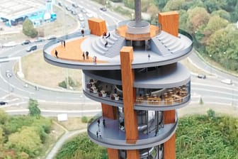 Ein Modell des Turms: So soll der fertige Bau aussehen.