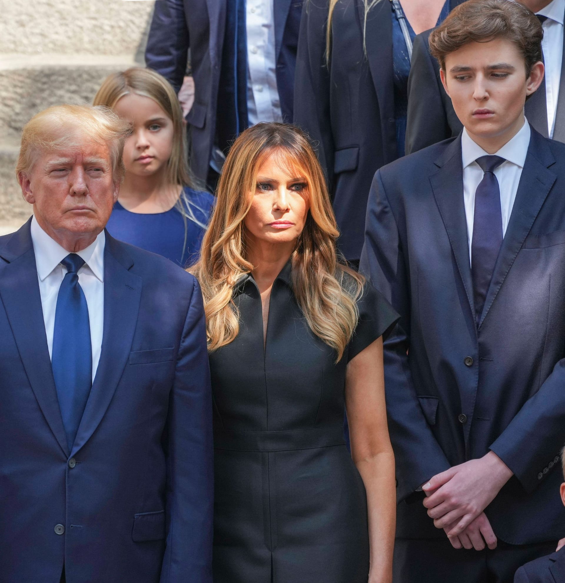 Barron Trump neben seinen Eltern Donald und Melania Trump im Juli 2022
