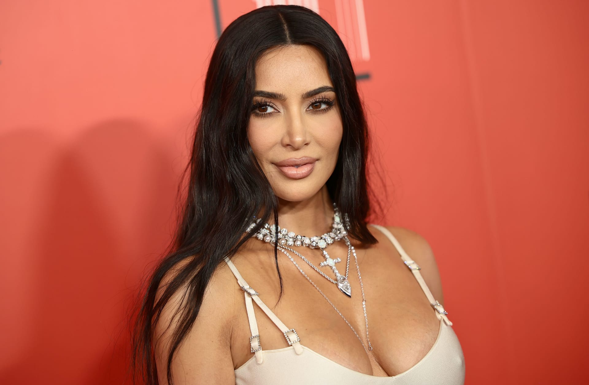 Kim Kardashian wurde in Paris ausgeraubt.