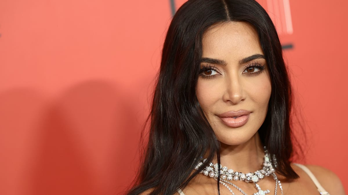 Kim Kardashian zweifelt Mondlandungen an