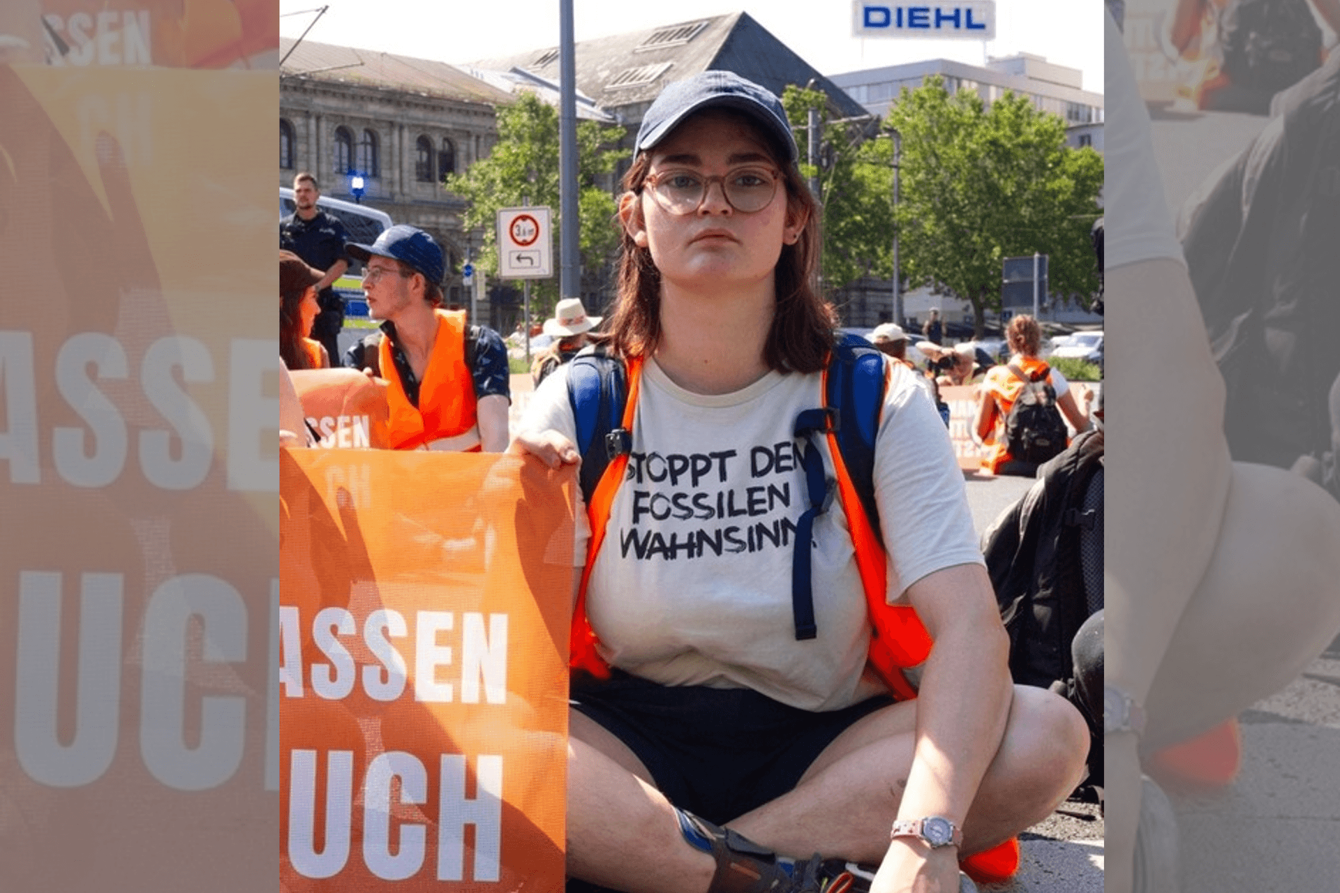 Lilly Gomez beim Protest in Nürnberg: Die junge Frau steht mit ihrem Namen und Gesicht zu ihrem Engagement.