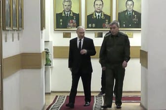Der Kriegsherr und sein General: Putin und Gerassimow (r.) Seite an Seite in Rostow am Don.