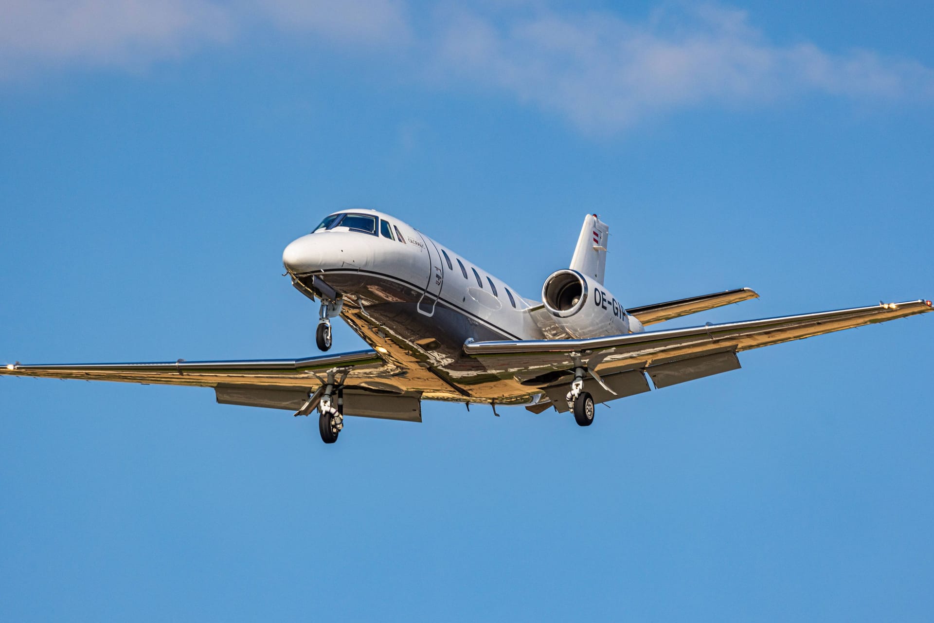 Eine Cessna 560XL Citation XLS+ im Flug (Archivbild): Mit einer solchen Maschine kommt Harry Kane von London zu den Bayern.