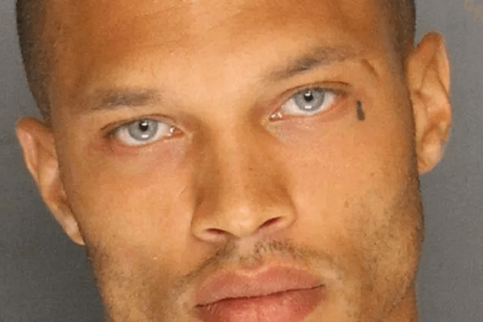 Jeremy Meeks im Juni 2014 wegen unerlaubten Waffenbesitzes