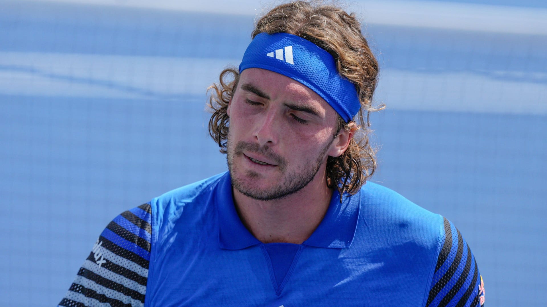 Enttäuscht: Stefanos Tsitsipas im Match gegen Dominic Stricker.