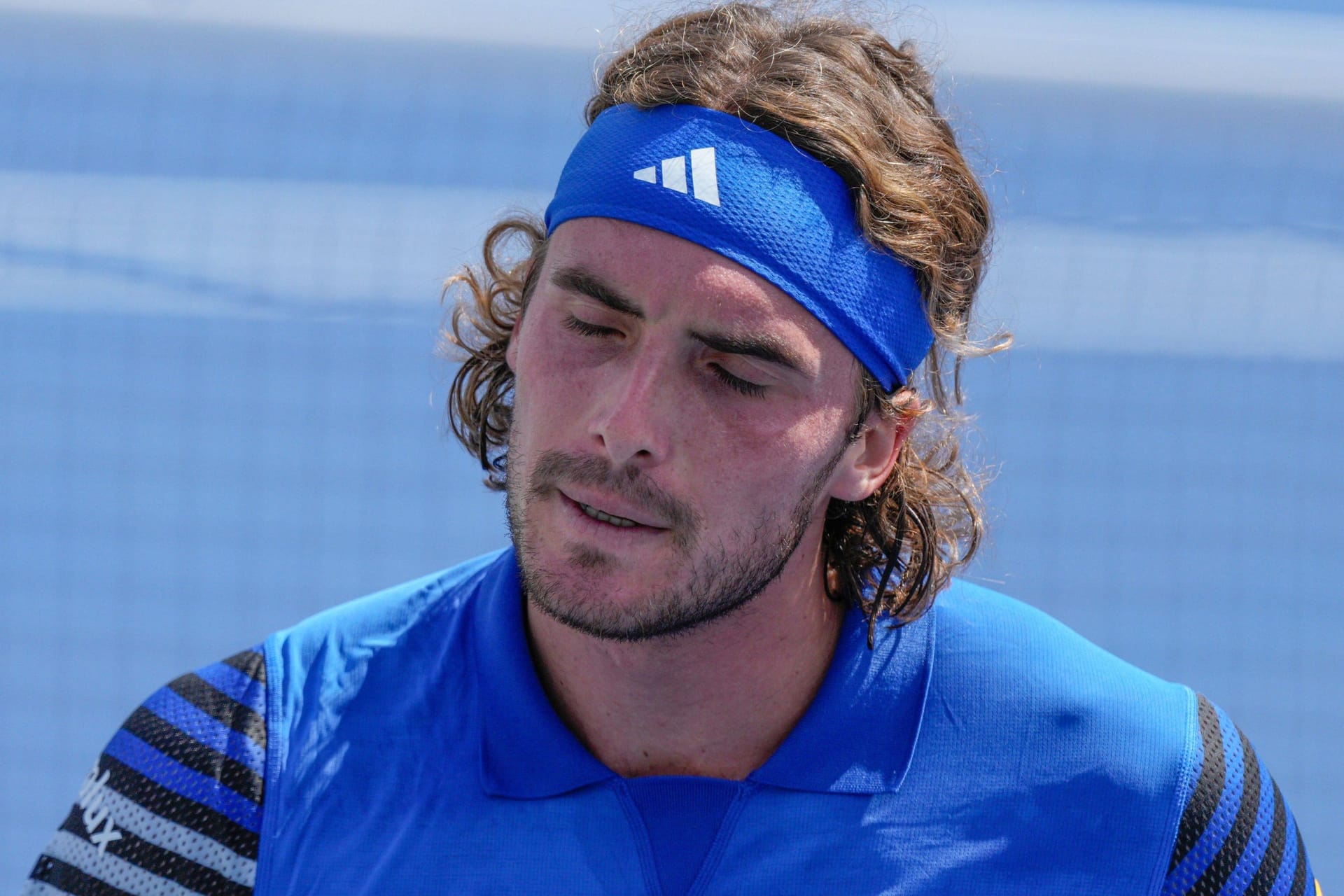 Enttäuscht: Stefanos Tsitsipas im Match gegen Dominic Stricker.