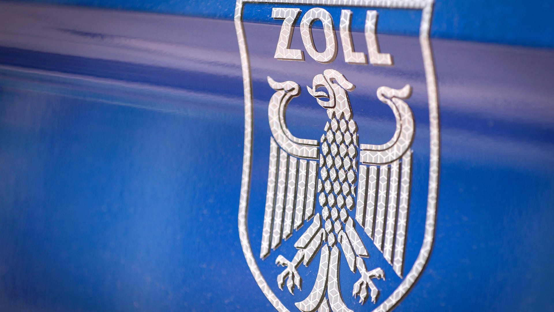 Der Schriftzug und das Wappen des Zolls