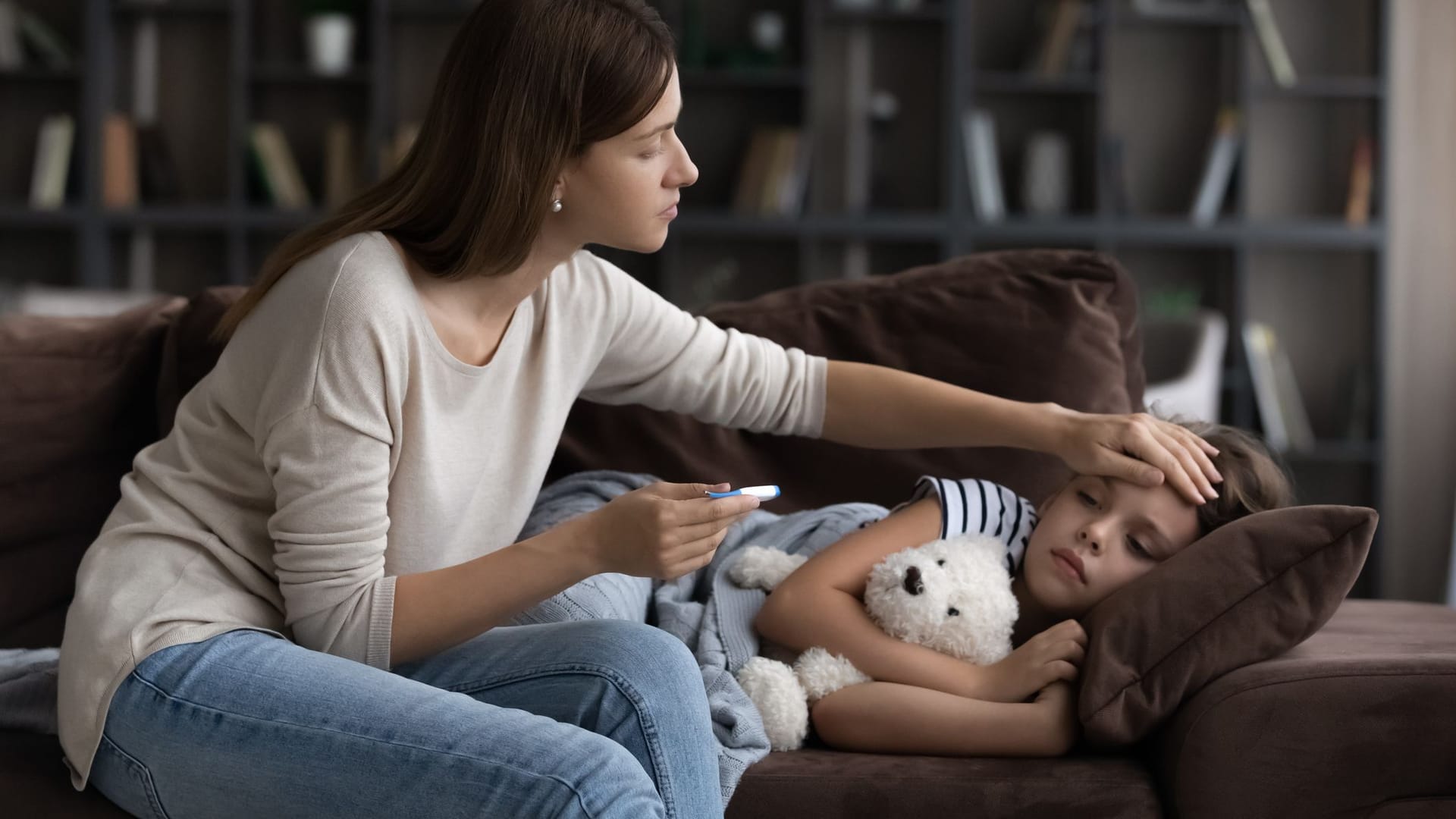 Für die Pflege Ihres kranken Sohnes können Sie Kinderkrankengeld beantragen.