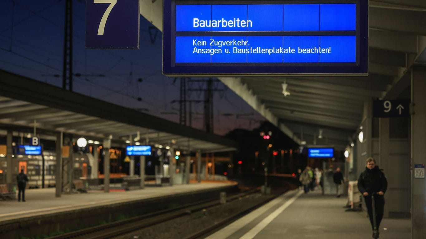 Bahn sperrt in Herbstferien wichtige Strecken rund um Duisburg