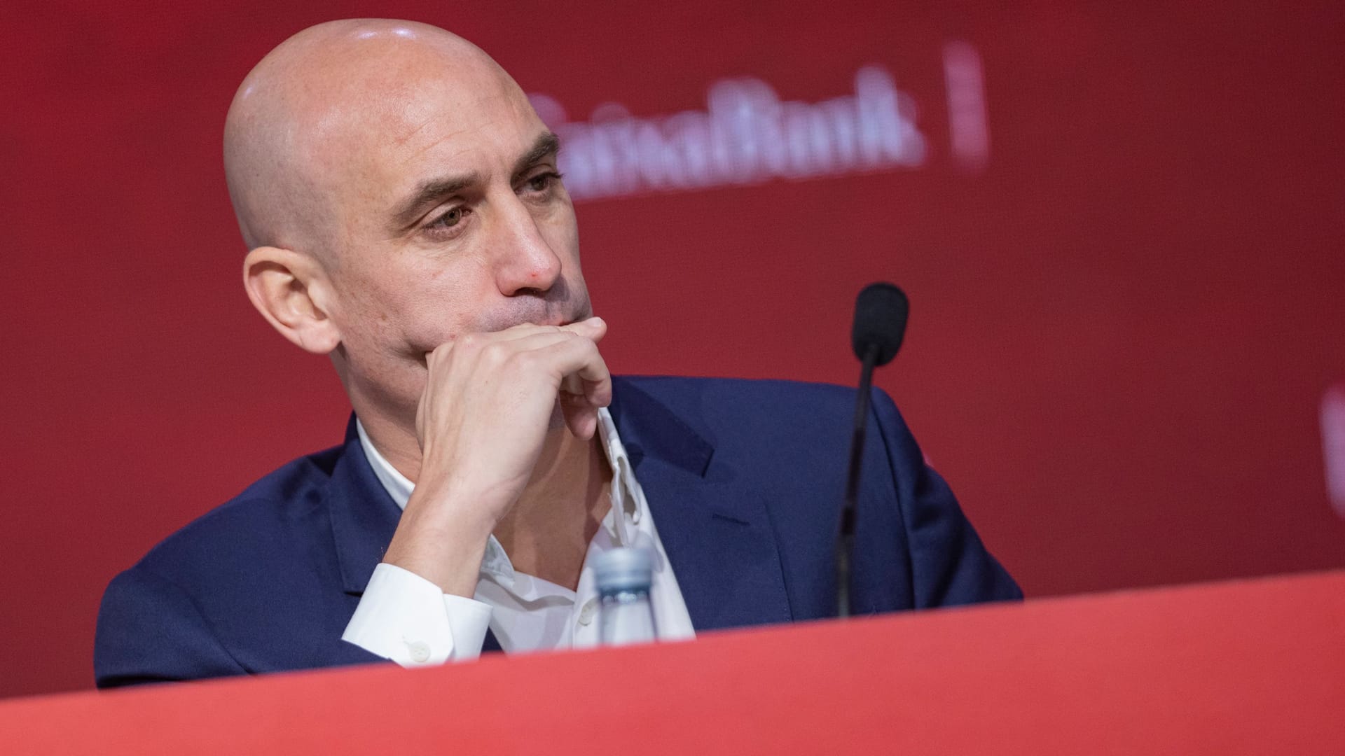 Luis Rubiales: Der spanische Fußballverbandschef ist angezählt.