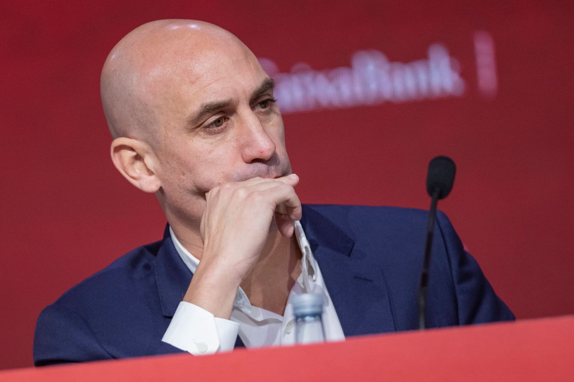 Luis Rubiales: Der spanische Fußballverbandschef ist angezählt.