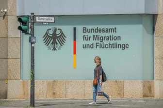 Bundesamt für Migration und Flüchtlinge (Archivbild): Wie denken die Deutschen über die geplante Reform?